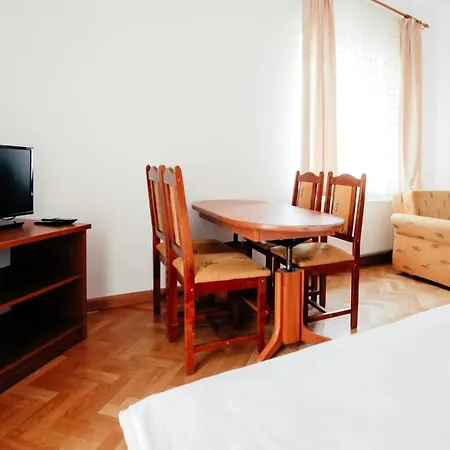 Gosciniec Jedrus Feriested *