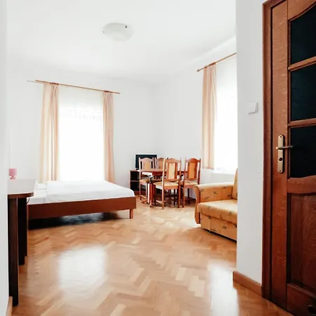 Feriested Gosciniec Jedrus *